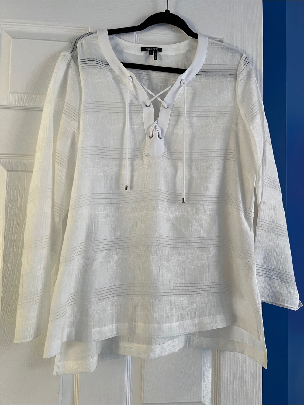 NIC+ZOE White Lace-Up V-Neck Tunic Blouse